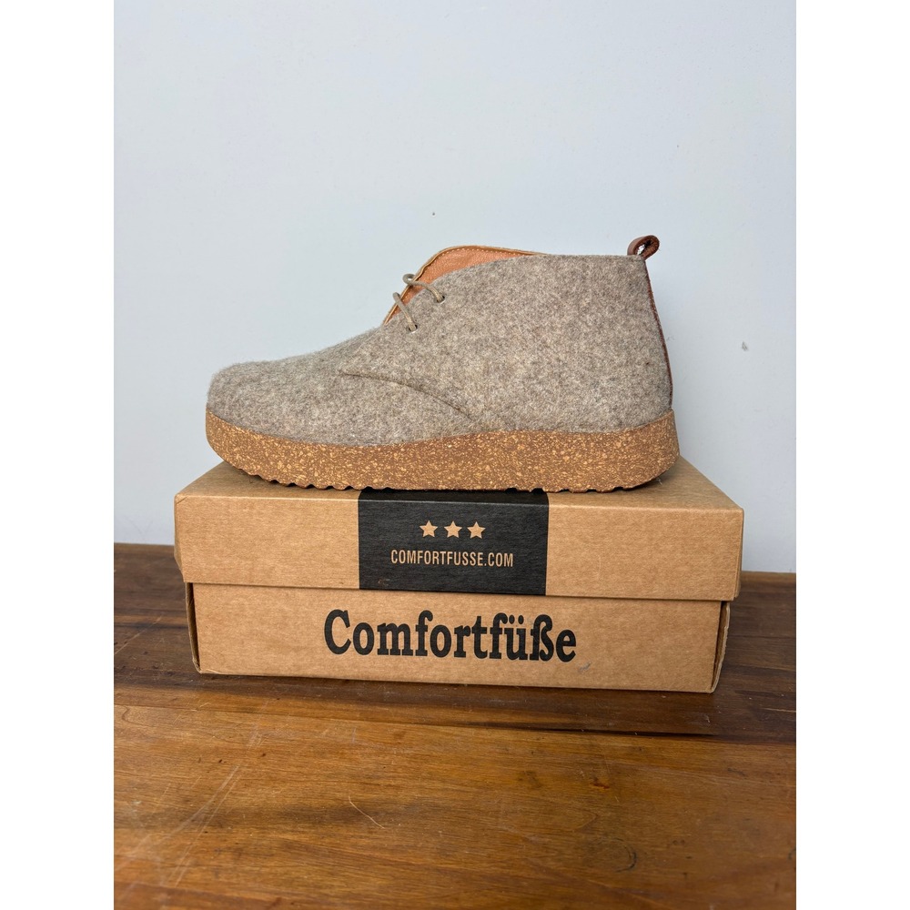 Women's Tan Wool Lace-Up Chukka